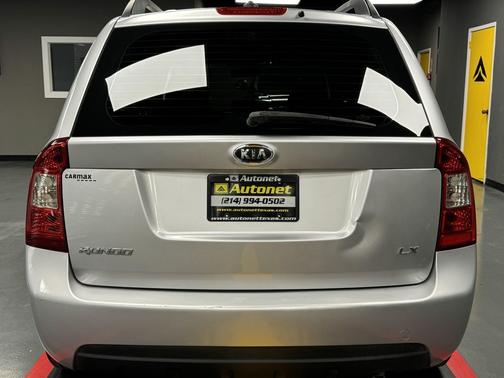 2009 Kia Rondo 4dr Wgn I4 LX Base