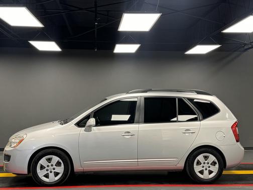 2009 Kia Rondo 4dr Wgn I4 LX Base