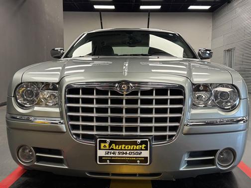 2005 Chrysler 300C Base
