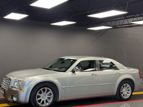 2005 Chrysler 300C Base