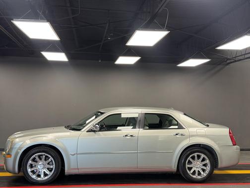 2005 Chrysler 300C Base