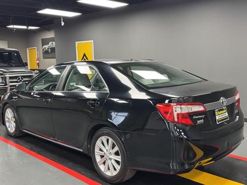 2013 Toyota Camry Hybrid LE