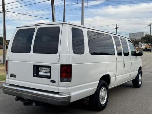 2004 Ford E350 Super Duty XL Wagon