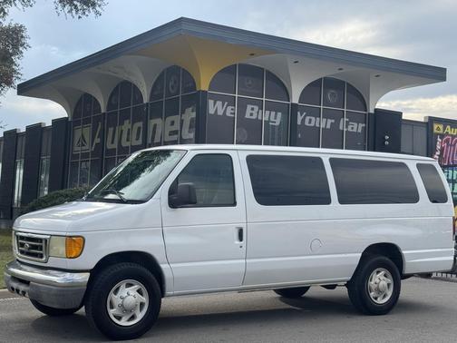 2004 Ford E350 Super Duty XL Wagon