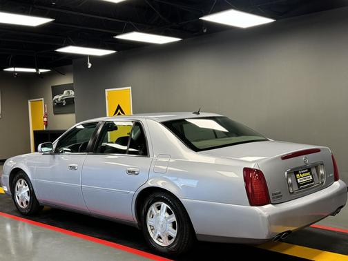 2005 Cadillac DeVille Base