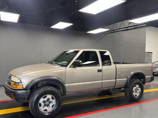 Gold 2001 Chevrolet S-10 Base