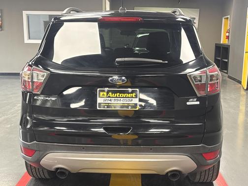 Black 2017 Ford Escape SE