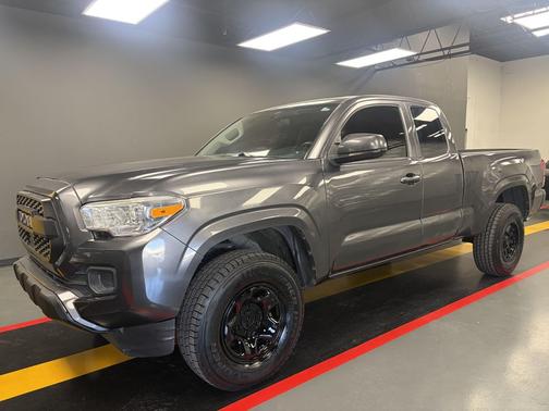 Gray 2017 Toyota Tacoma SR