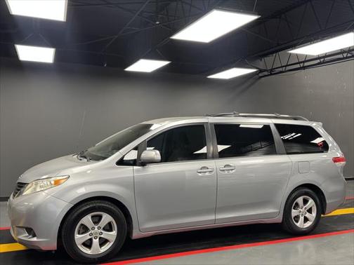 2013 Toyota Sienna LE