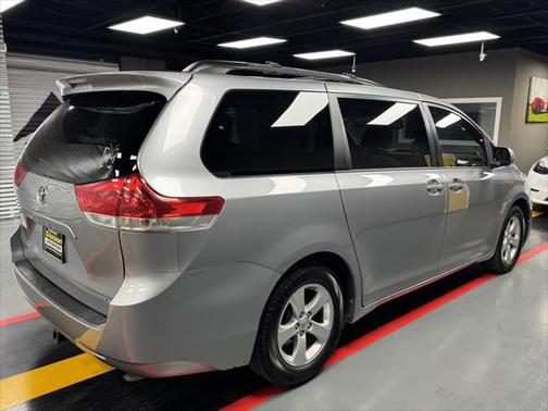 2013 Toyota Sienna LE