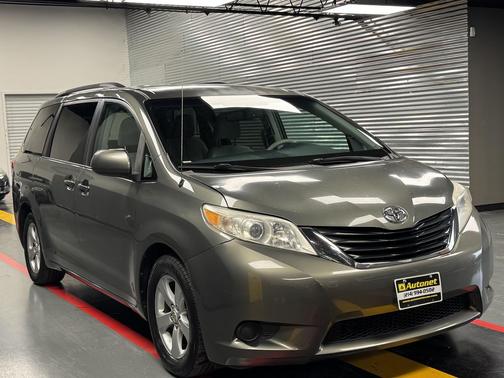 2012 Toyota Sienna LE