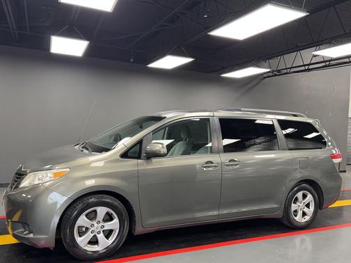 2012 Toyota Sienna LE