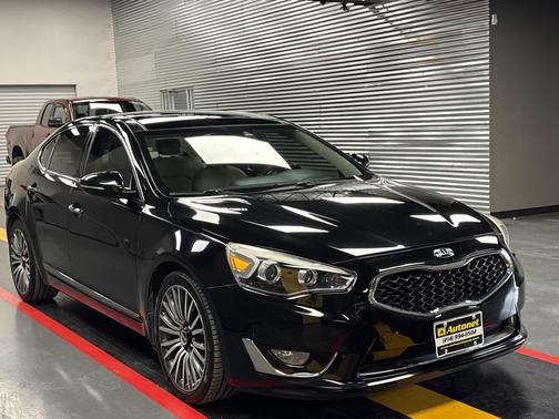 2015 Kia Cadenza 4dr Sdn Premium