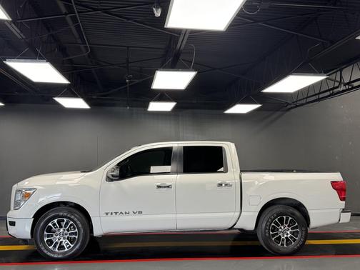 2020 Nissan Titan SV
