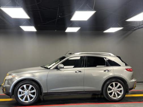 2004 INFINITI FX35 Base