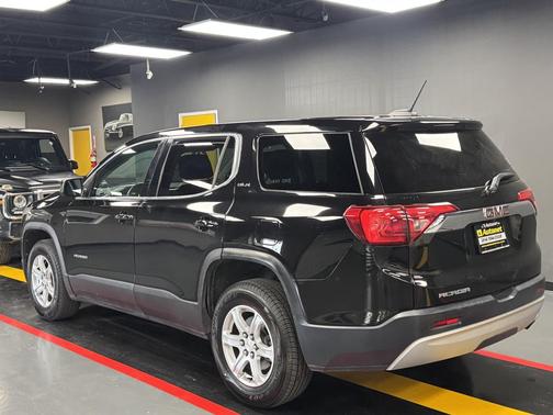 2017 GMC Acadia SLE-1