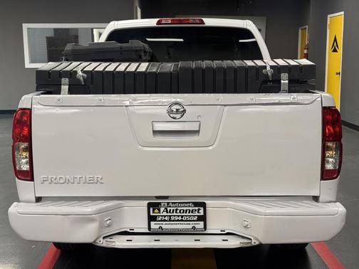 White 2016 Nissan Frontier S