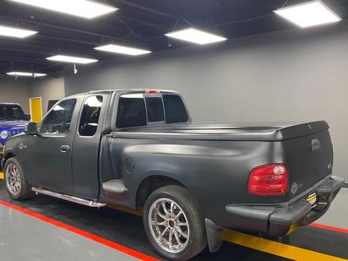 Photo 3 of 12 of 2000 Ford F-150 Harley-Davidson Edition SuperCab