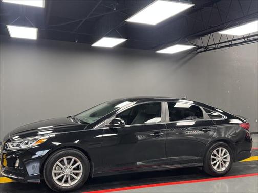2018 Hyundai SONATA SE