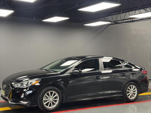 2018 Hyundai SONATA SE
