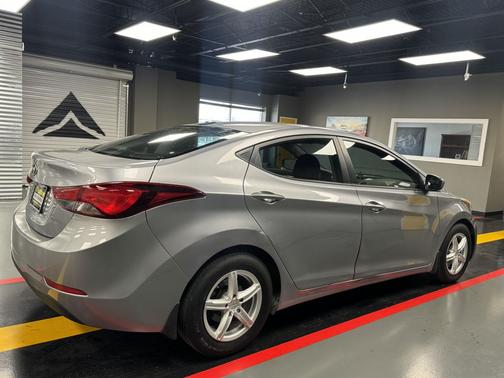 2016 Hyundai ELANTRA Limited