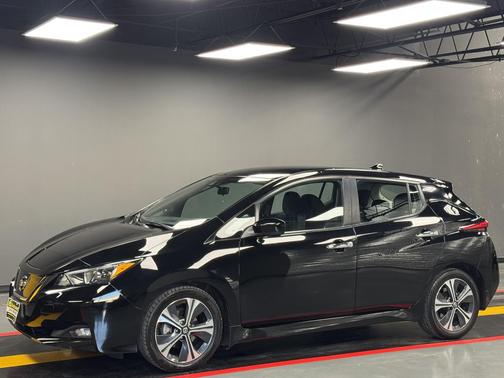 2021 Nissan Leaf SV Hatchback