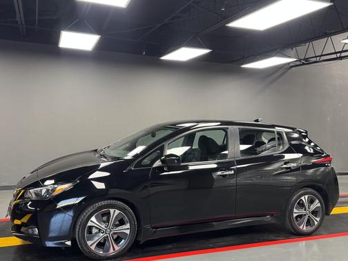 2021 Nissan Leaf SV Hatchback