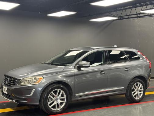 Gray 2017 Volvo XC60 T5 FWD