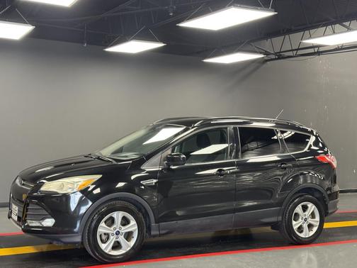 Black 2015 Ford Escape SE