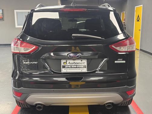 Black 2015 Ford Escape SE