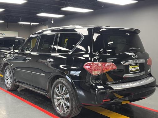2017 INFINITI QX80 Signature Edition