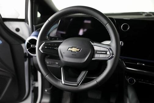 2025 Chevrolet Equinox EV LT 2