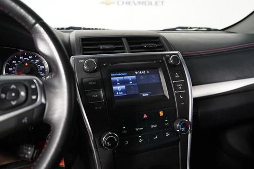 2015 Toyota Camry LE for sale in Libertyville, IL - image 7