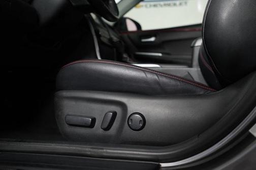 2015 Toyota Camry LE for sale in Libertyville, IL - image 20