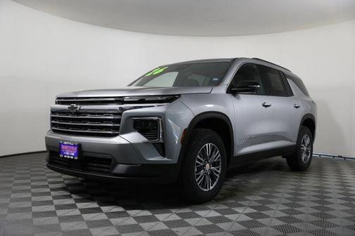 Sterling Gray Metallic 2026 Chevrolet Traverse LT