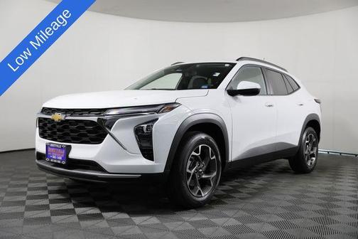 Summit White 2025 Chevrolet Trax LT