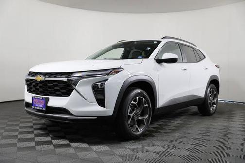 Summit White 2025 Chevrolet Trax LT