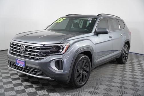 2025 Volkswagen Atlas 2.0T SE