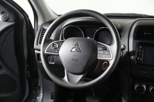 Mercury Gray Metallic 2025 Mitsubishi Outlander Sport 2.0 ES
