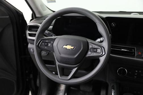 Mosaic Black Metallic 2026 Chevrolet Trailblazer LS
