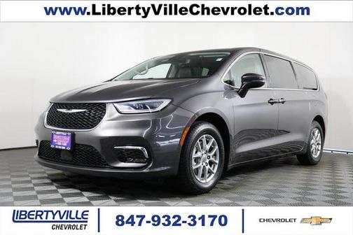 2023 Chrysler Pacifica Touring-L
