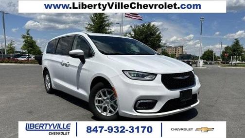 2023 Chrysler Pacifica Touring-L