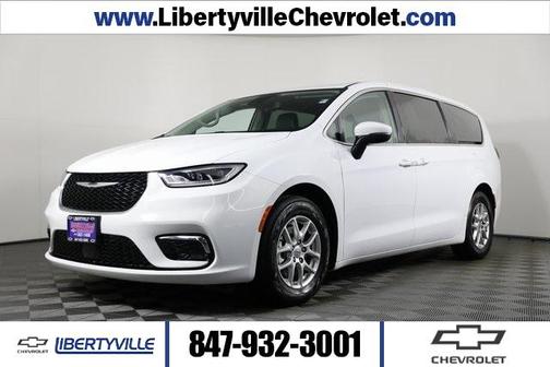 2023 Chrysler Pacifica Touring-L