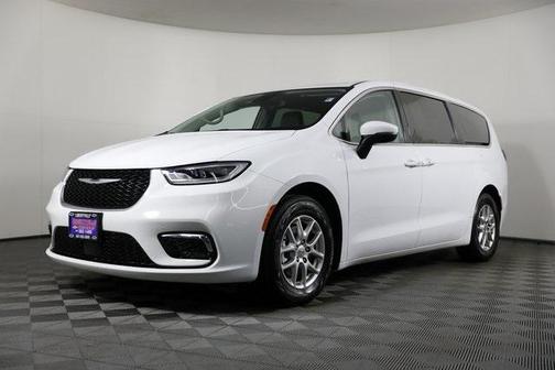 2023 Chrysler Pacifica Touring-L