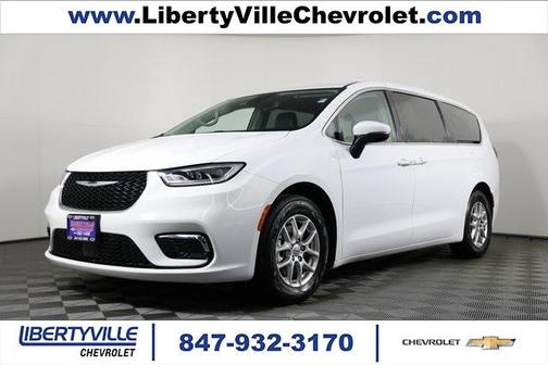 2023 Chrysler Pacifica Touring-L