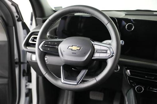 Summit White 2026 Chevrolet Traverse LT