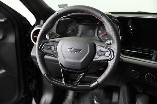 Mosaic Black Metallic 2026 Chevrolet Trax 1RS