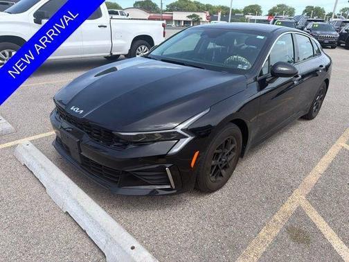 Aurora Black Pearl 2025 Kia K5 LXS