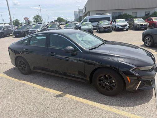 Aurora Black Pearl 2025 Kia K5 LXS