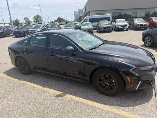 Aurora Black Pearl 2025 Kia K5 LXS